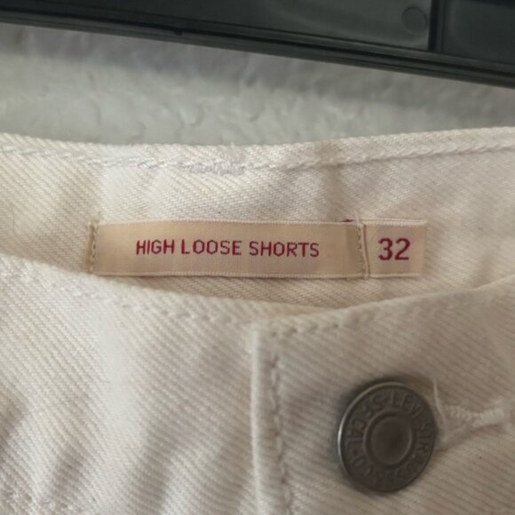 Levi's White Jean Shorts High-Waisted Relaxed Fit - Picture 3 of 4